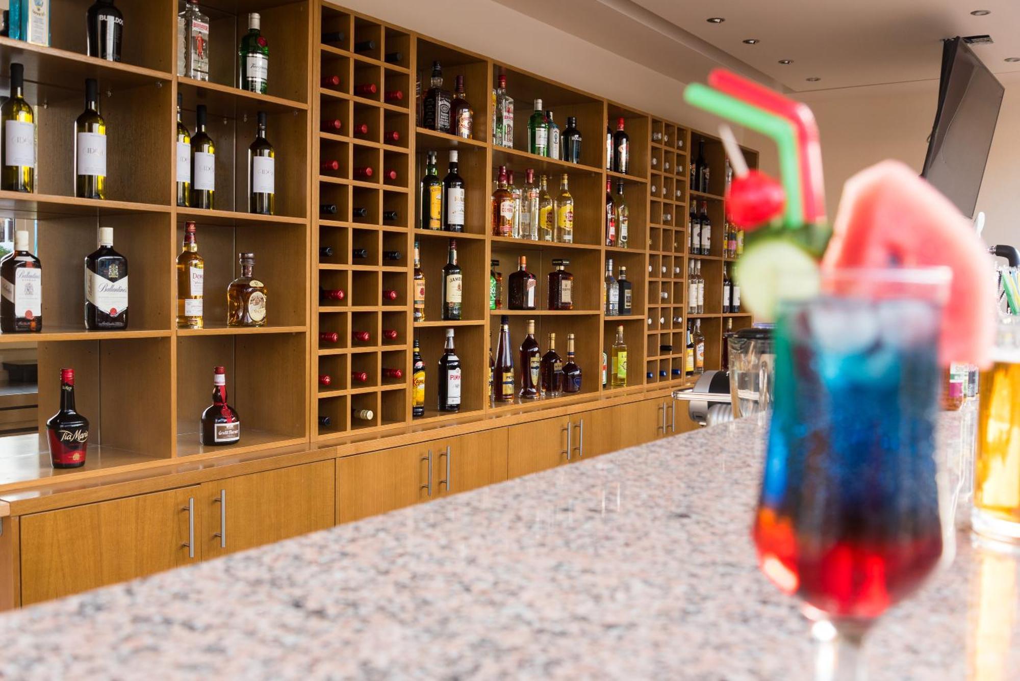Amaryllis Front Beach Hotel Lardos Bagian luar foto