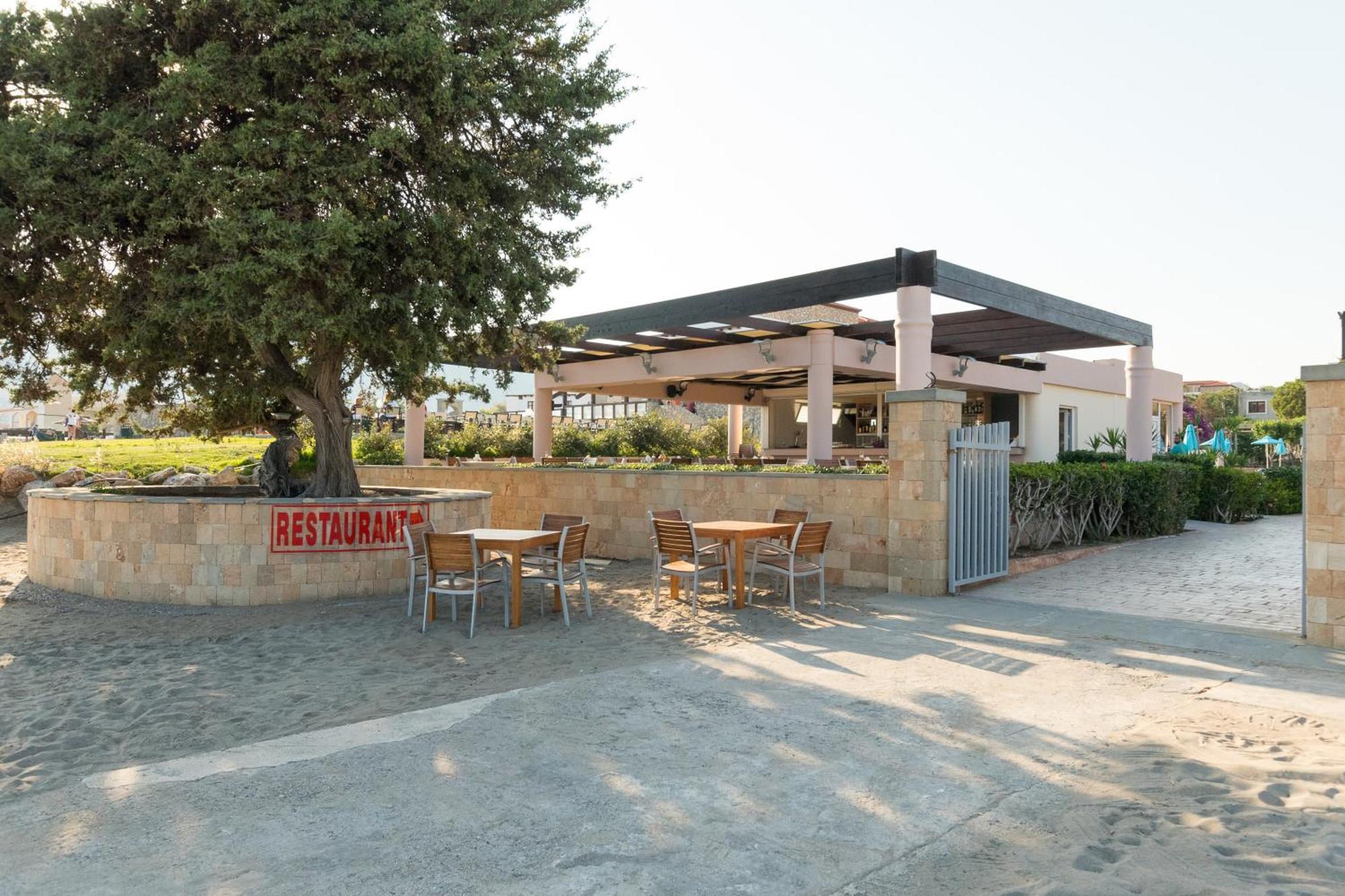 Amaryllis Front Beach Hotel Lardos Bagian luar foto