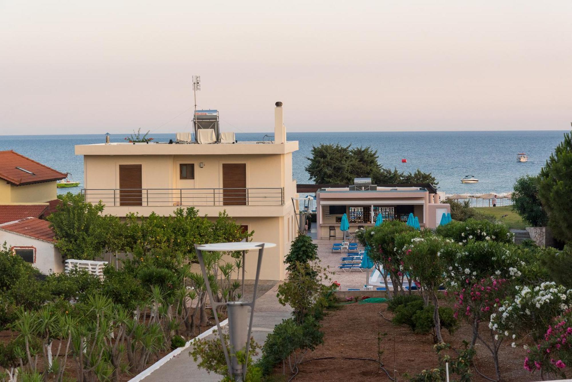 Amaryllis Front Beach Hotel Lardos Bagian luar foto