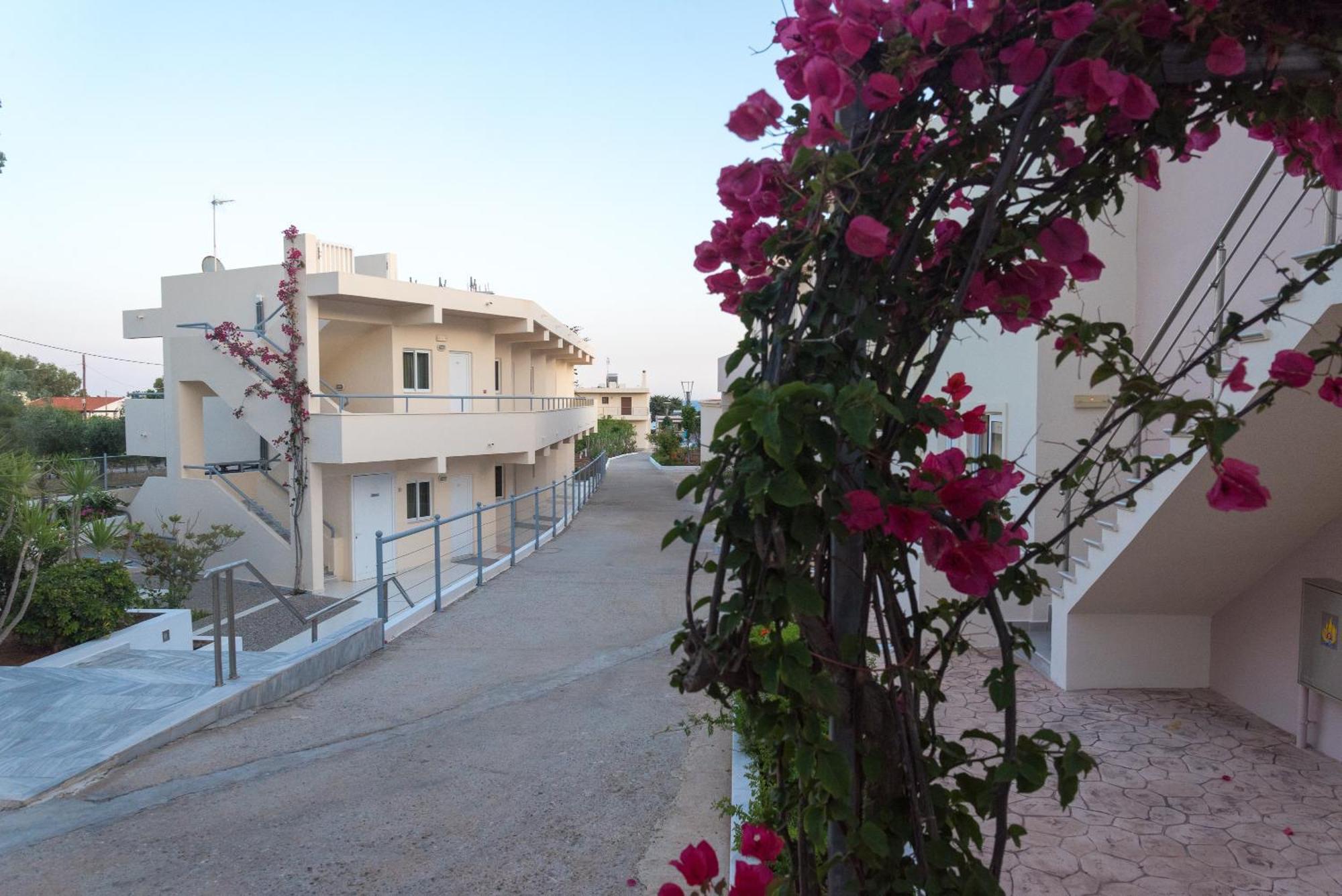 Amaryllis Front Beach Hotel Lardos Bagian luar foto