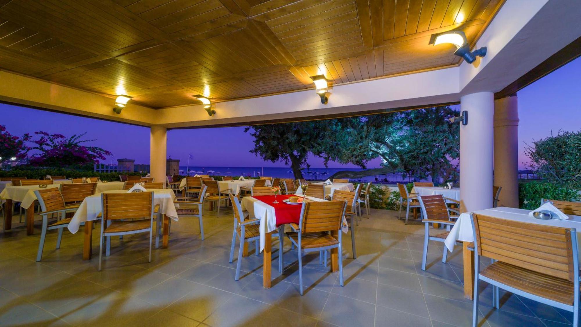 Amaryllis Front Beach Hotel Lardos Bagian luar foto