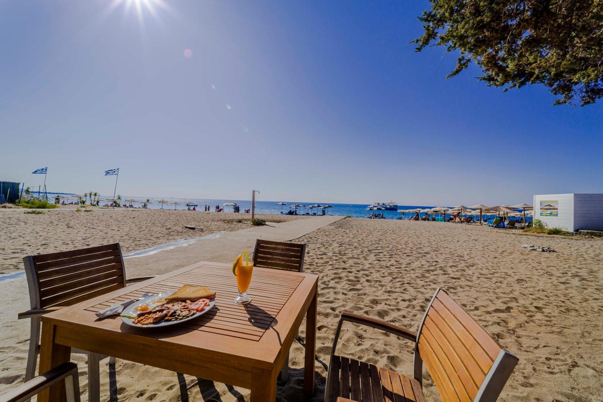 Amaryllis Front Beach Hotel Lardos Bagian luar foto