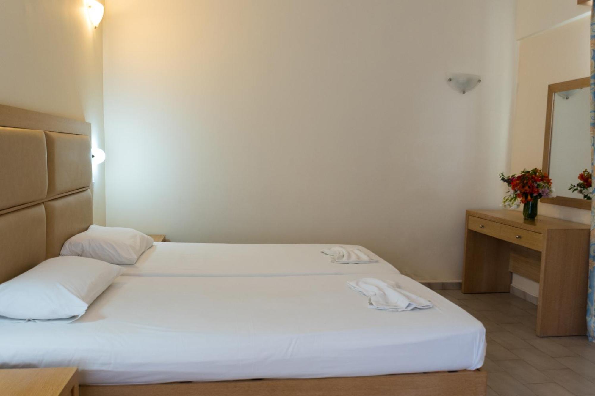 Amaryllis Front Beach Hotel Lardos Bagian luar foto